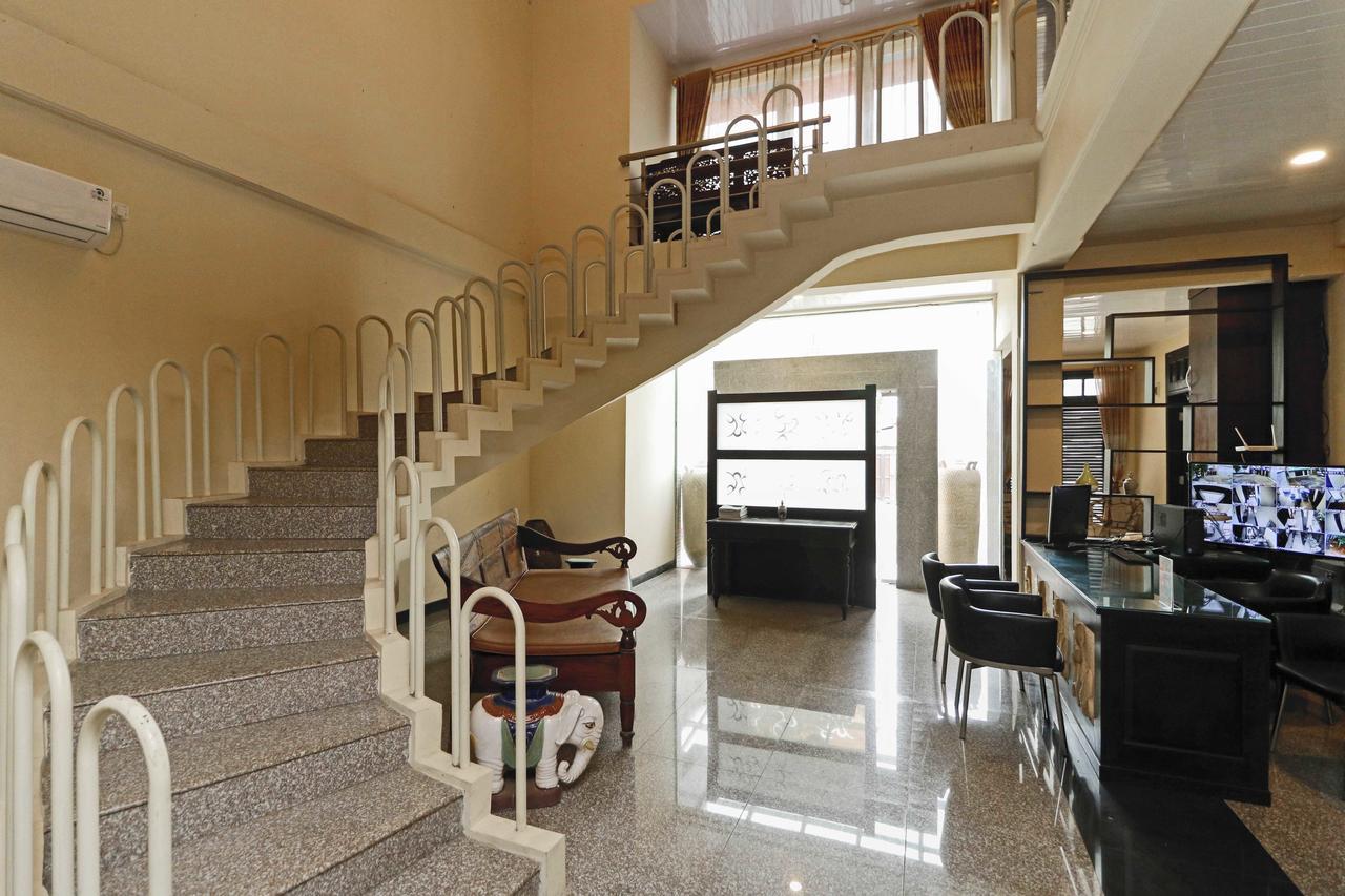 Reddoorz Plus Near Halim Perdanakusuma 2 Jakarta Exteriér fotografie